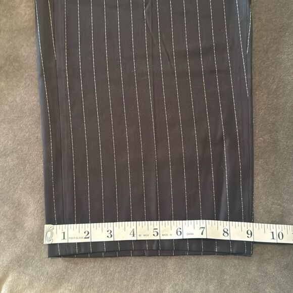 Men’s Black Pinstripe 3 Piece Suit 2 Button Closure Size 44 Jacket 40 Pants NEW - Picture 14 of 16
